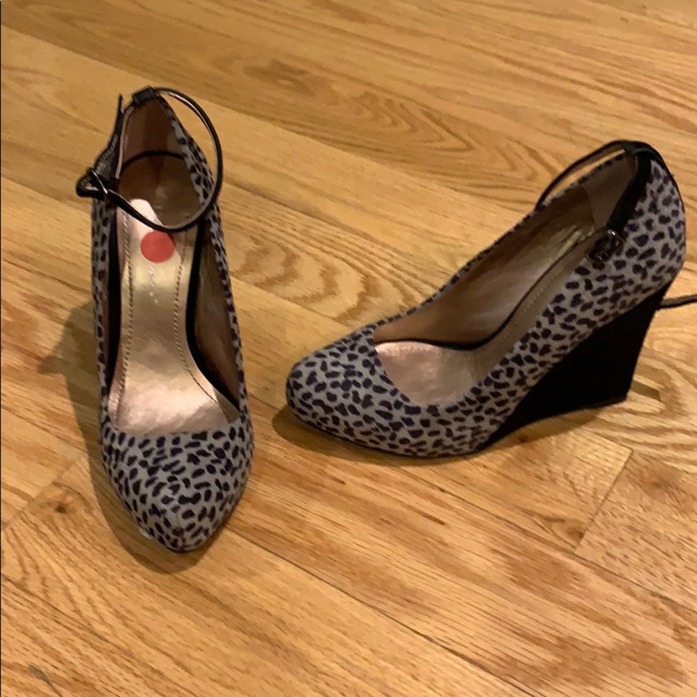 Print shoes brand new never worn